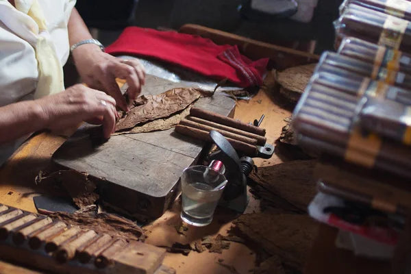 Le Cigare : Une Histoire de Tradition et de Prestige