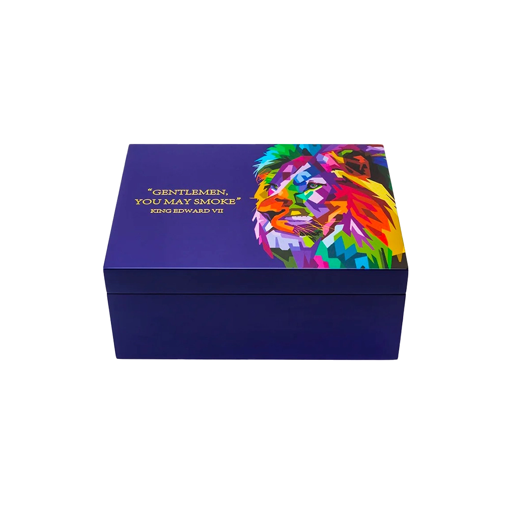 Cave à cigares "King Edward's Legacy" fermée, vue avec design lion multicolore et citation.
