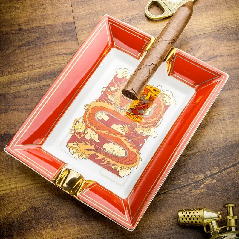 Cendrier en céramique édition limitée "Année du Dragon" avec cigare posé.