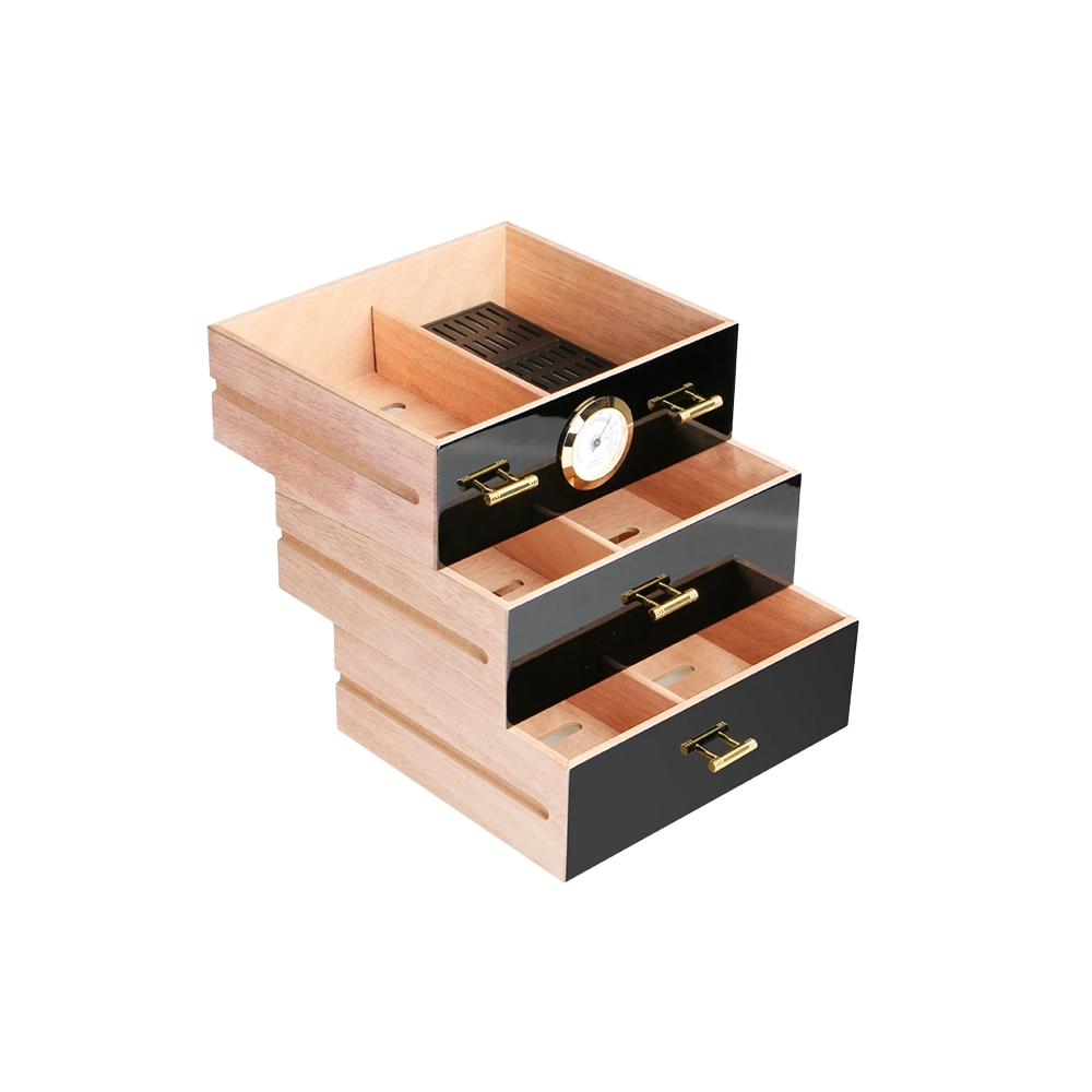 Vue de l'humidor en bois de cèdre noir avec ses 3 tiroirs amovibles, offrant une organisation optimale pour 50 cigares.