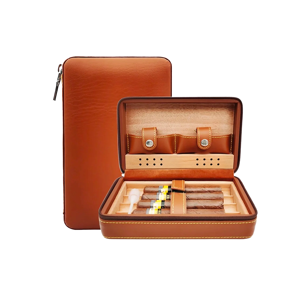 Humidor de voyage en cuir de vache marron, intérieur en bois de cèdre pour une conservation optimale des cigares.