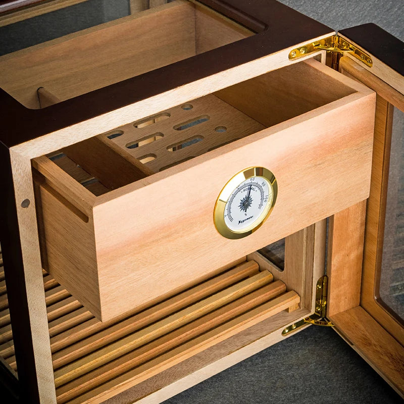 Hygromètre de la boîte à cigares humidor, permettant un contrôle précis de l'humidité.