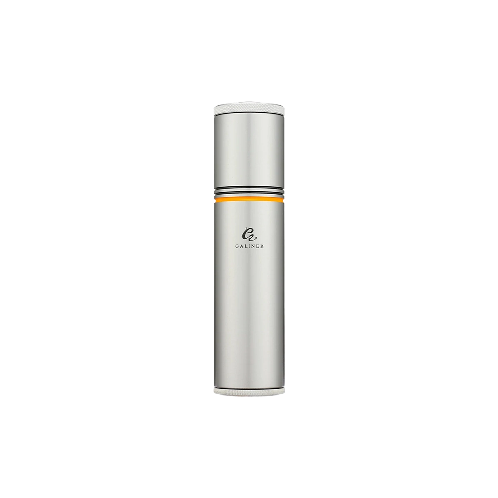 Jarre à cigares de voyage en couleur argent, élégante et pratique pour emporter 3 cigares avec un contrôle optimal de l'humidité.