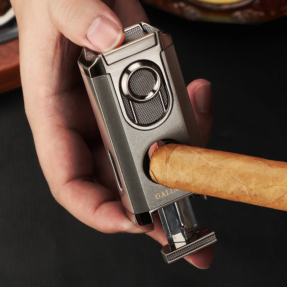 Briquet coupe-cigare en V avec coupe-cigare intégré, offrant une coupe nette et précise pour une expérience de fumer optimale.