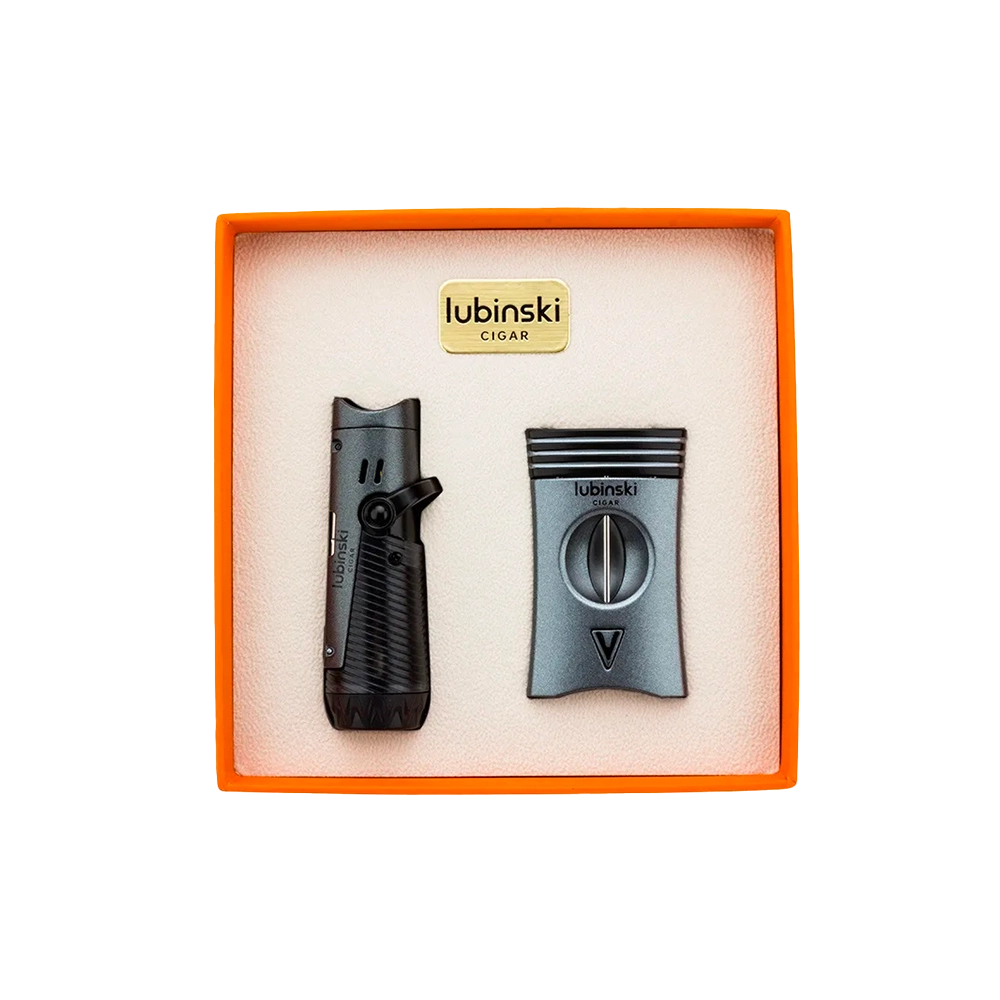 Coffret luxe avec briquet et coupe-cigare en stainless steel de couleur gris, pour une expérience raffinée.